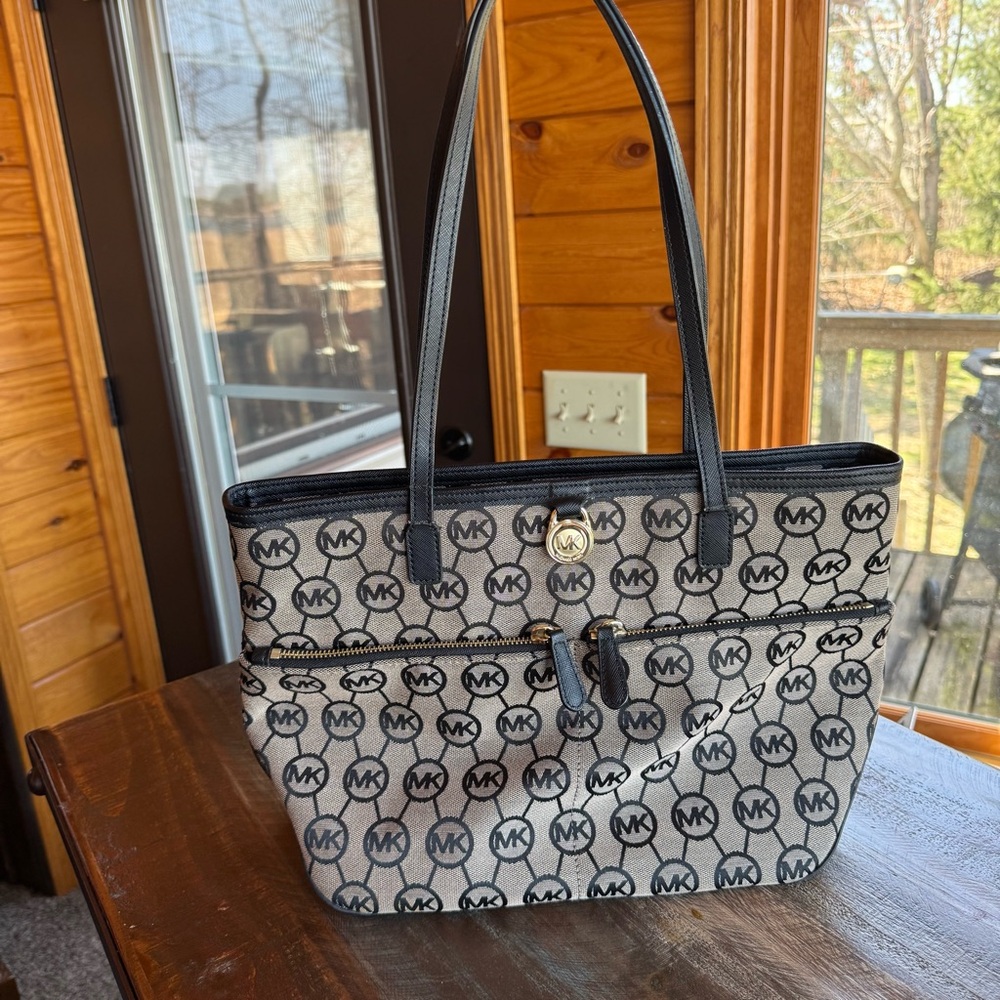 Michael Kors Kempton Tote Bag